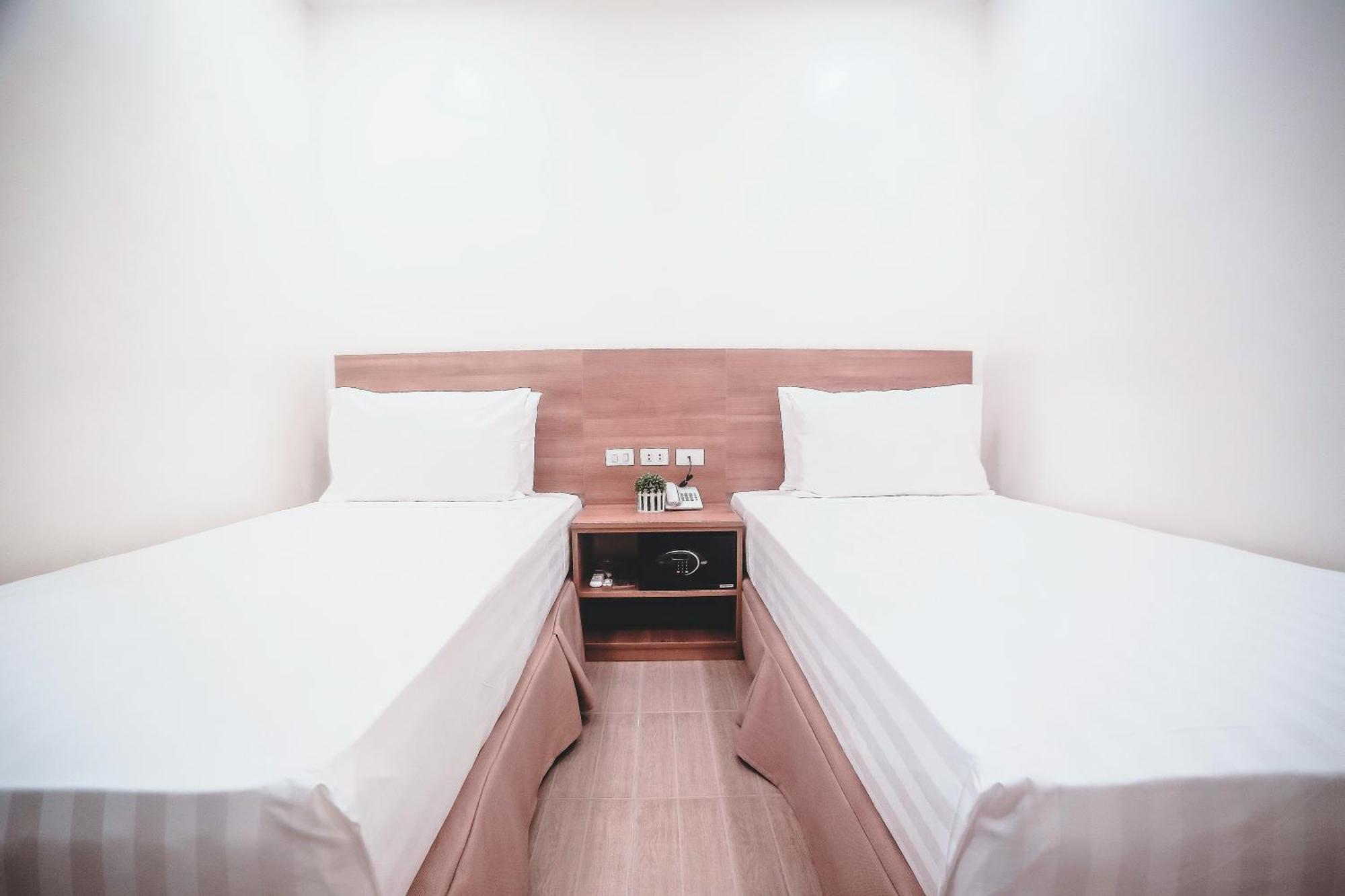 Trip Inn Near Airport Or City Center Legazpi Exterior foto