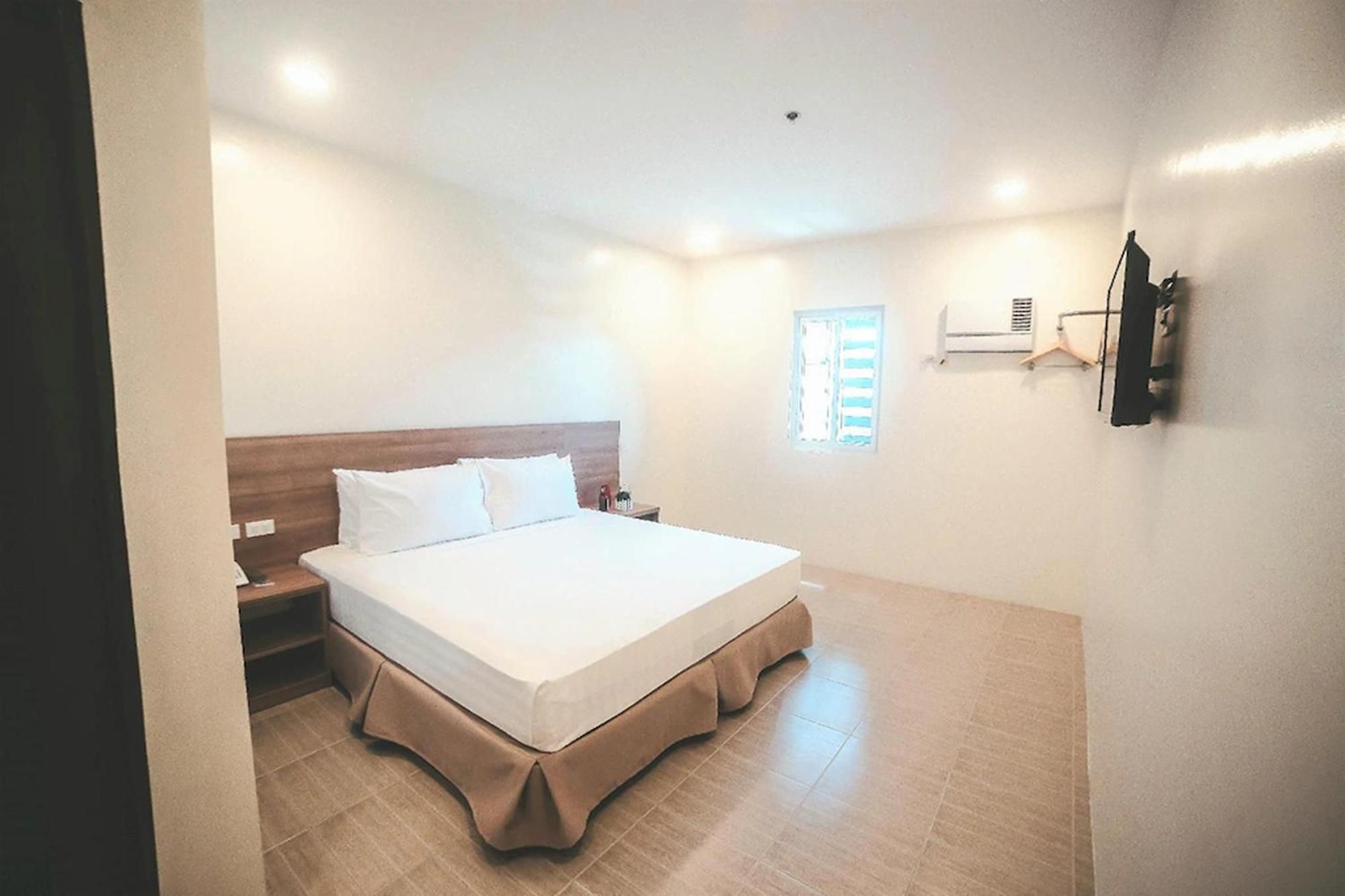 Trip Inn Near Airport Or City Center Legazpi Exterior foto